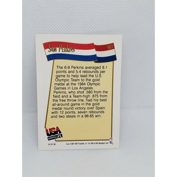 4 Vintage 1991 NBA Hoops 1984 USA Basketball Collectible Trading Cards - Picture 9 of 10